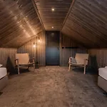 펜션 Centre, Sauna, Hot Tub *