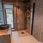 Centre, Sauna, Hot Tub *