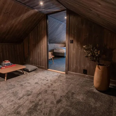 Centre, Sauna, Hot Tub 펜션 Espeset