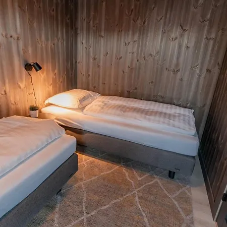 Centre, Sauna, Hot Tub *