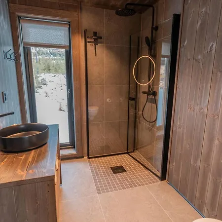 Centre, Sauna, Hot Tub *