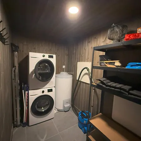 Centre, Sauna, Hot Tub *
